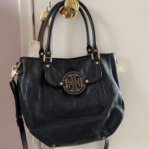 Tory Burch Amanda Hobo Crossbody